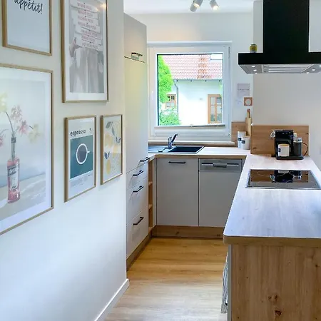 Kleines Glueck Zentral Mit Balkon Und Parkplatz Apartamento *