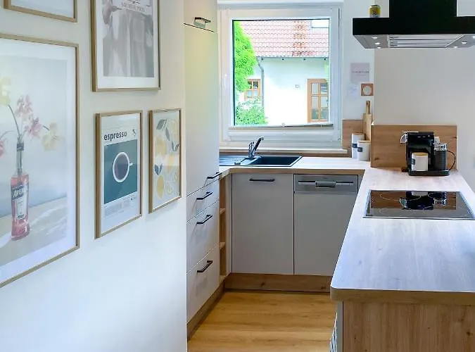 Kleines Glueck Zentral Mit Balkon Und Parkplatz شقة *