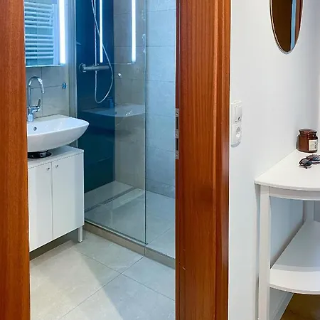 Kleines Glueck Zentral Mit Balkon Und Parkplatz Apartment